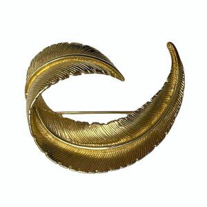 Gold Tone Curved Feather Brooch Large Leaf Pin Gold Fashion Jewelry